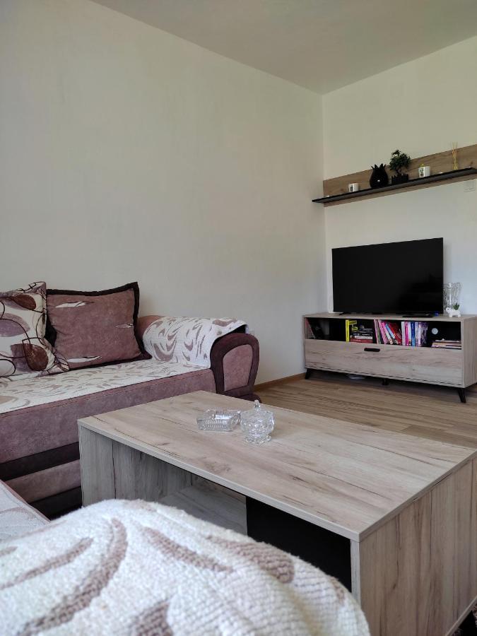 Apartment La Casa ปลูชิเน ภายนอก รูปภาพ