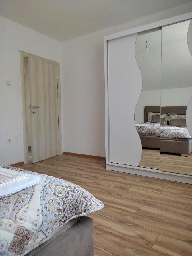 Apartment La Casa ปลูชิเน ภายนอก รูปภาพ