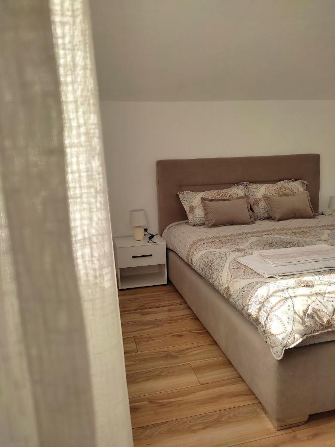 Apartment La Casa ปลูชิเน ภายนอก รูปภาพ