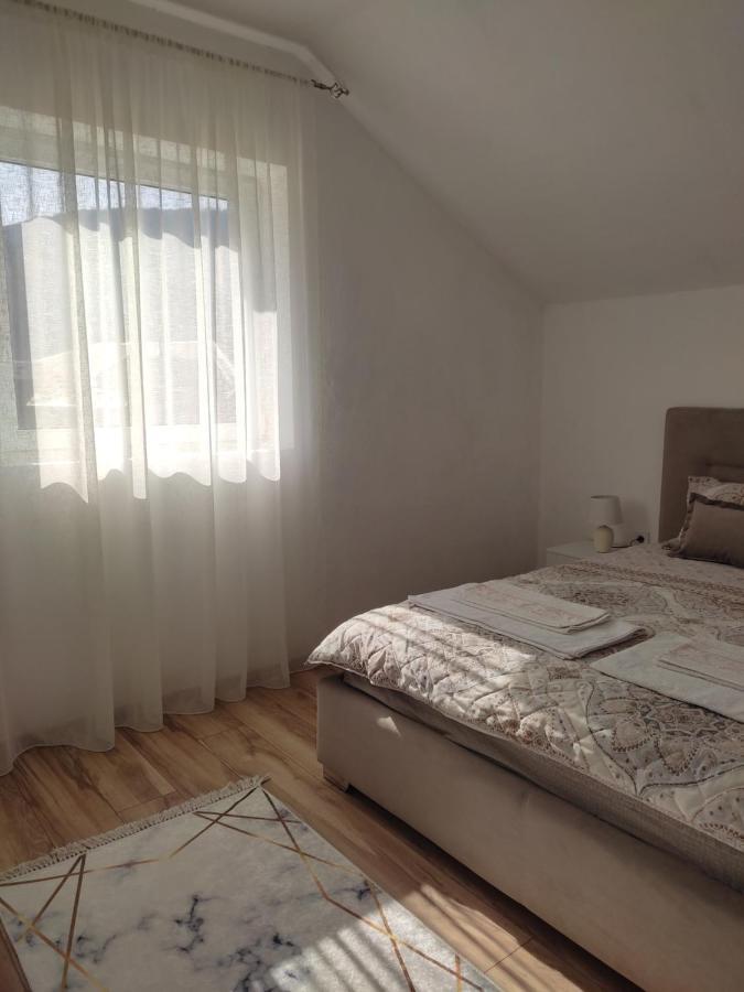 Apartment La Casa ปลูชิเน ภายนอก รูปภาพ