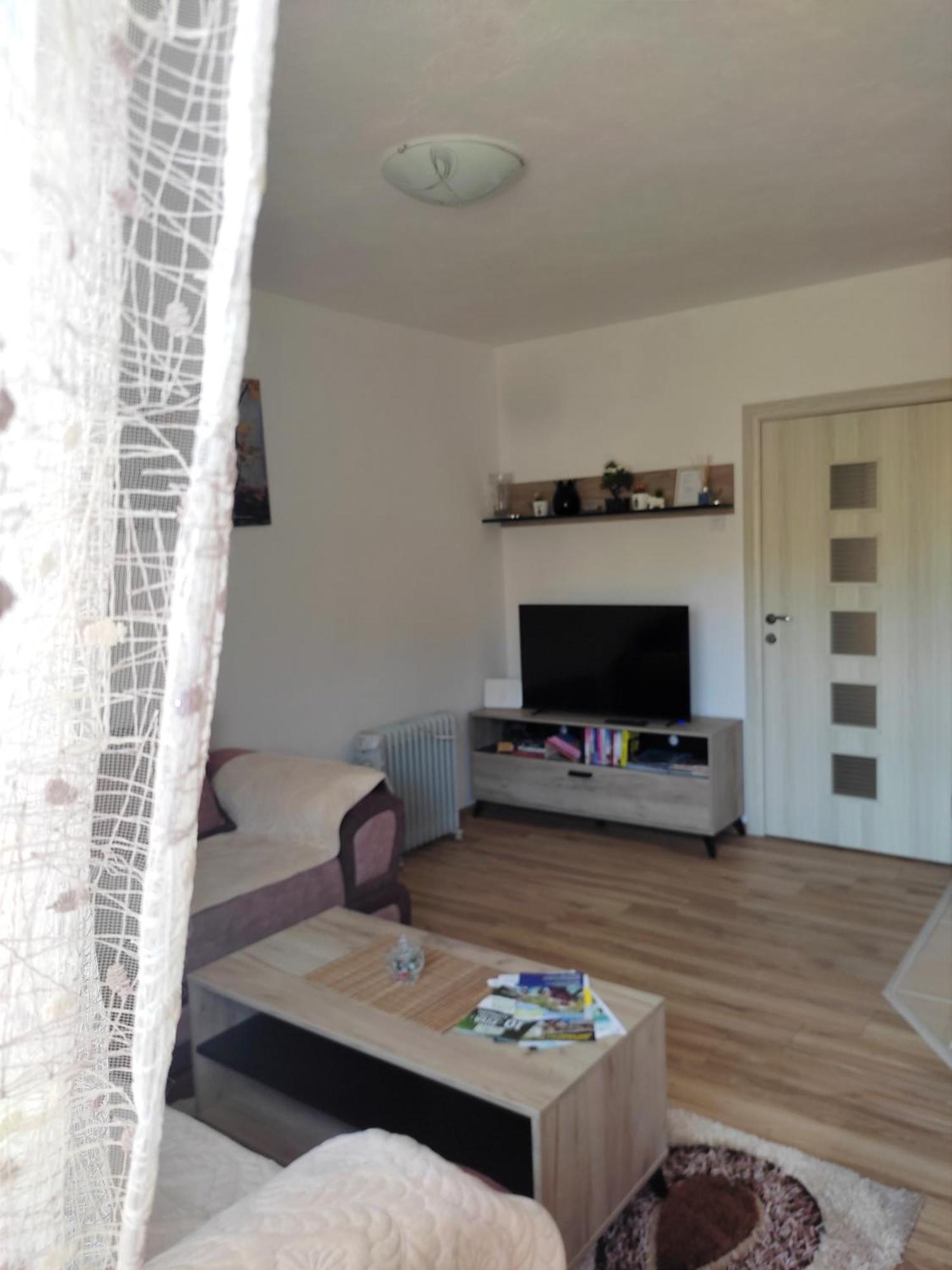 Apartment La Casa ปลูชิเน ภายนอก รูปภาพ