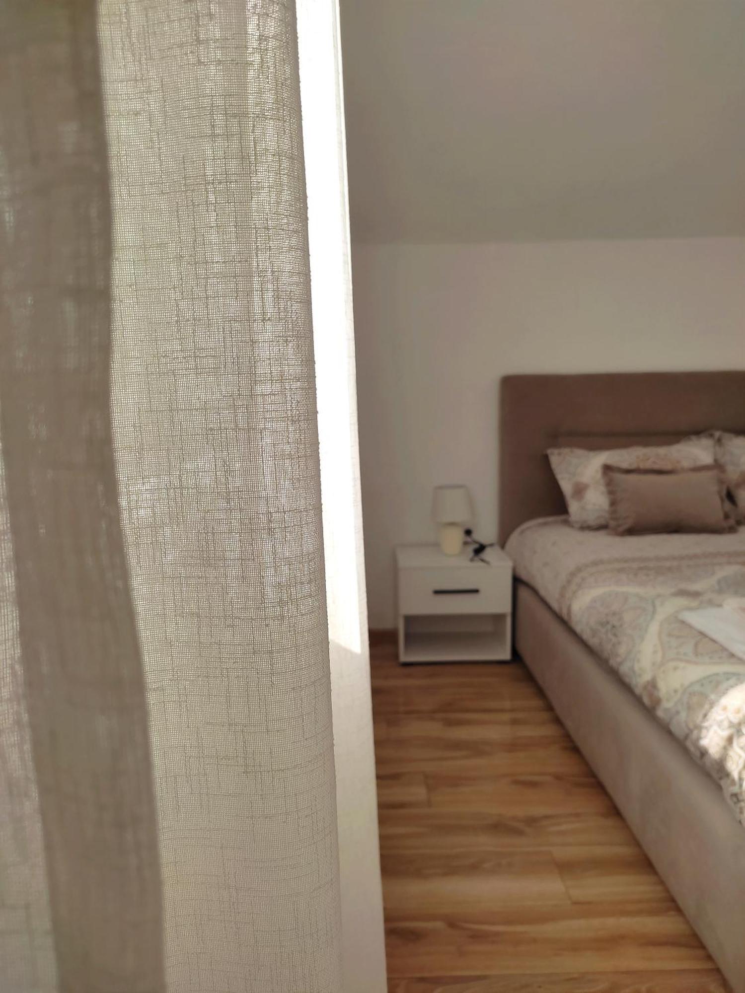 Apartment La Casa ปลูชิเน ภายนอก รูปภาพ
