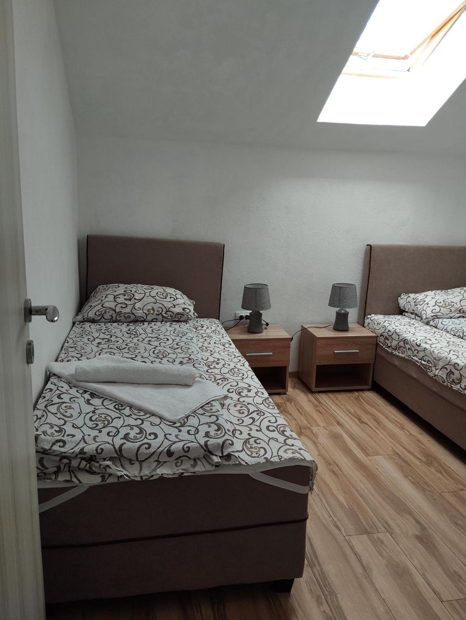 Apartment La Casa ปลูชิเน ภายนอก รูปภาพ