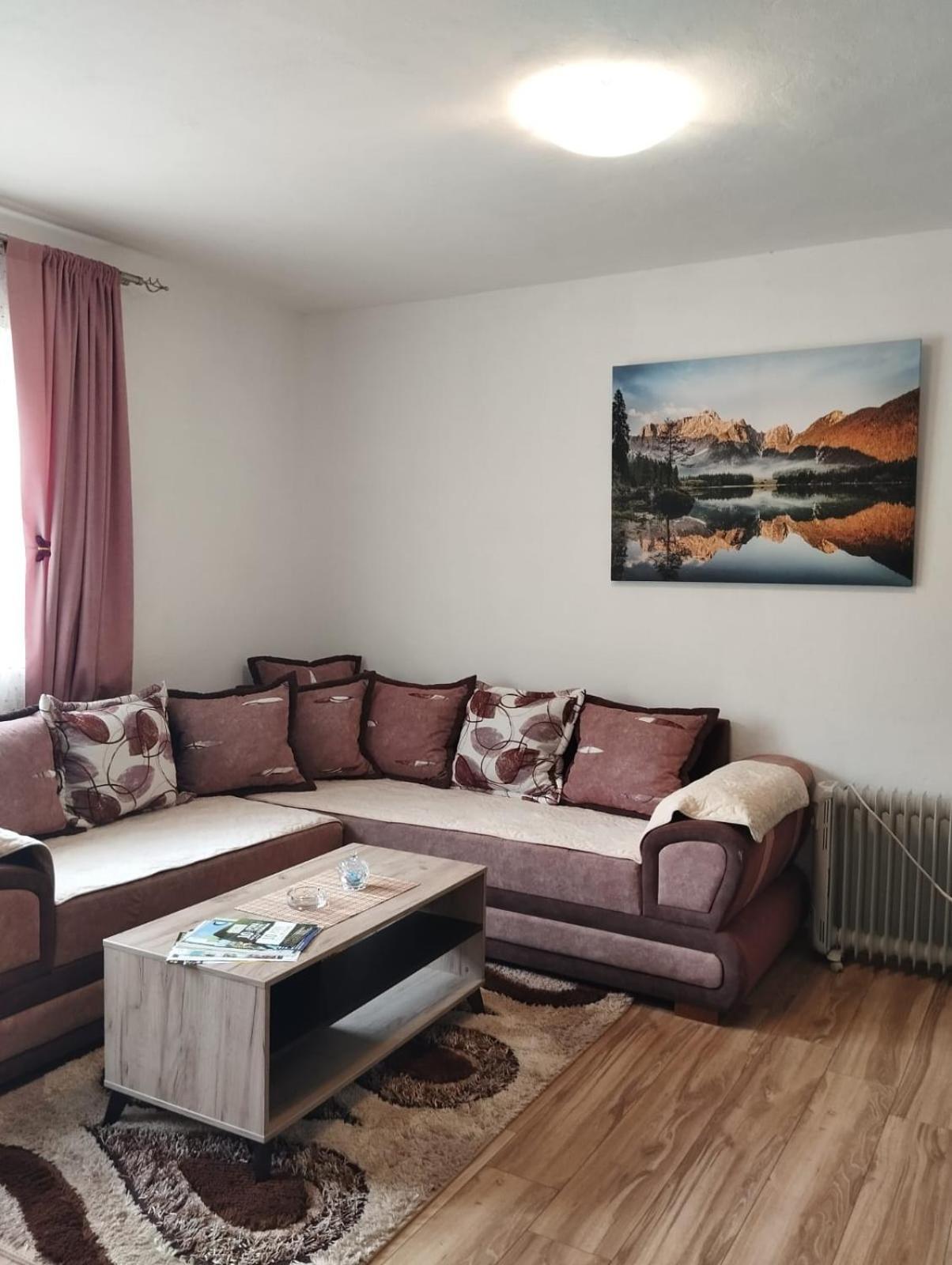 Apartment La Casa ปลูชิเน ภายนอก รูปภาพ