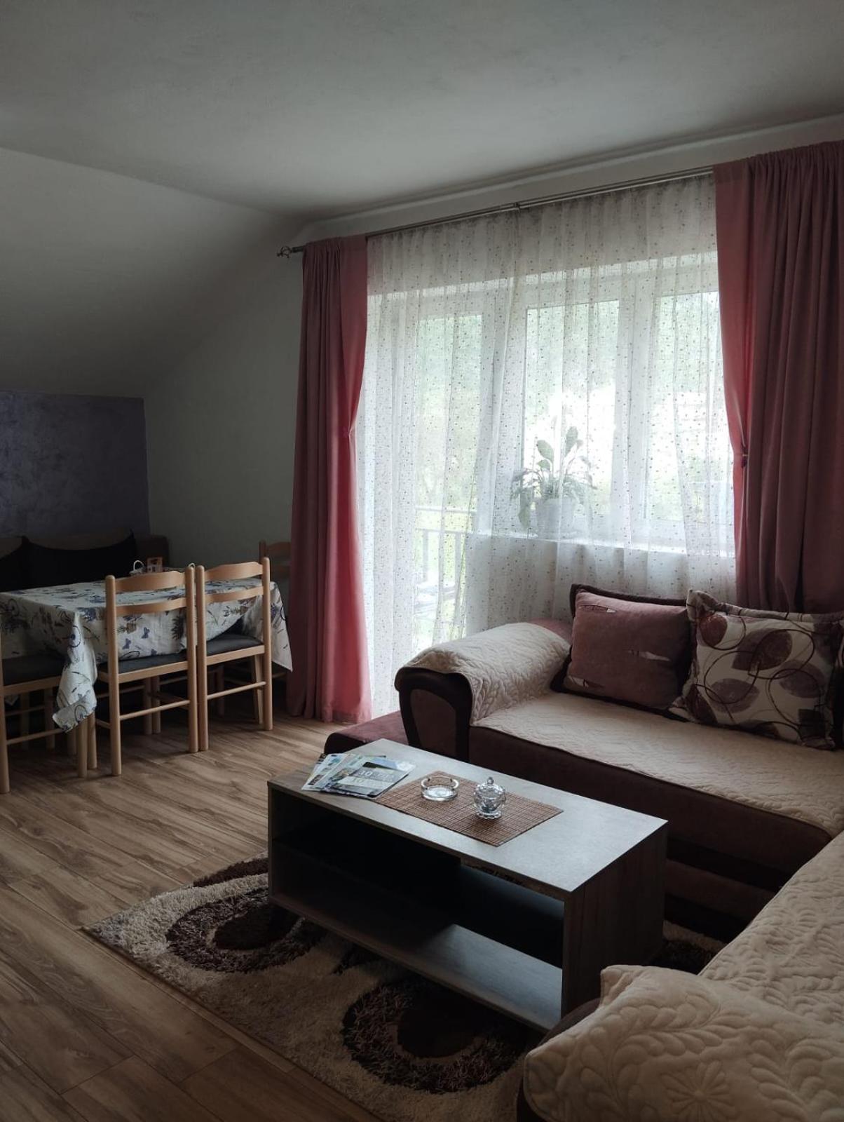 Apartment La Casa ปลูชิเน ภายนอก รูปภาพ