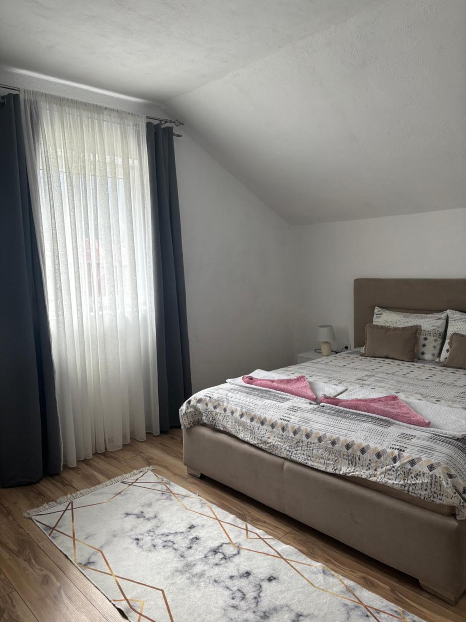 Apartment La Casa ปลูชิเน ภายนอก รูปภาพ